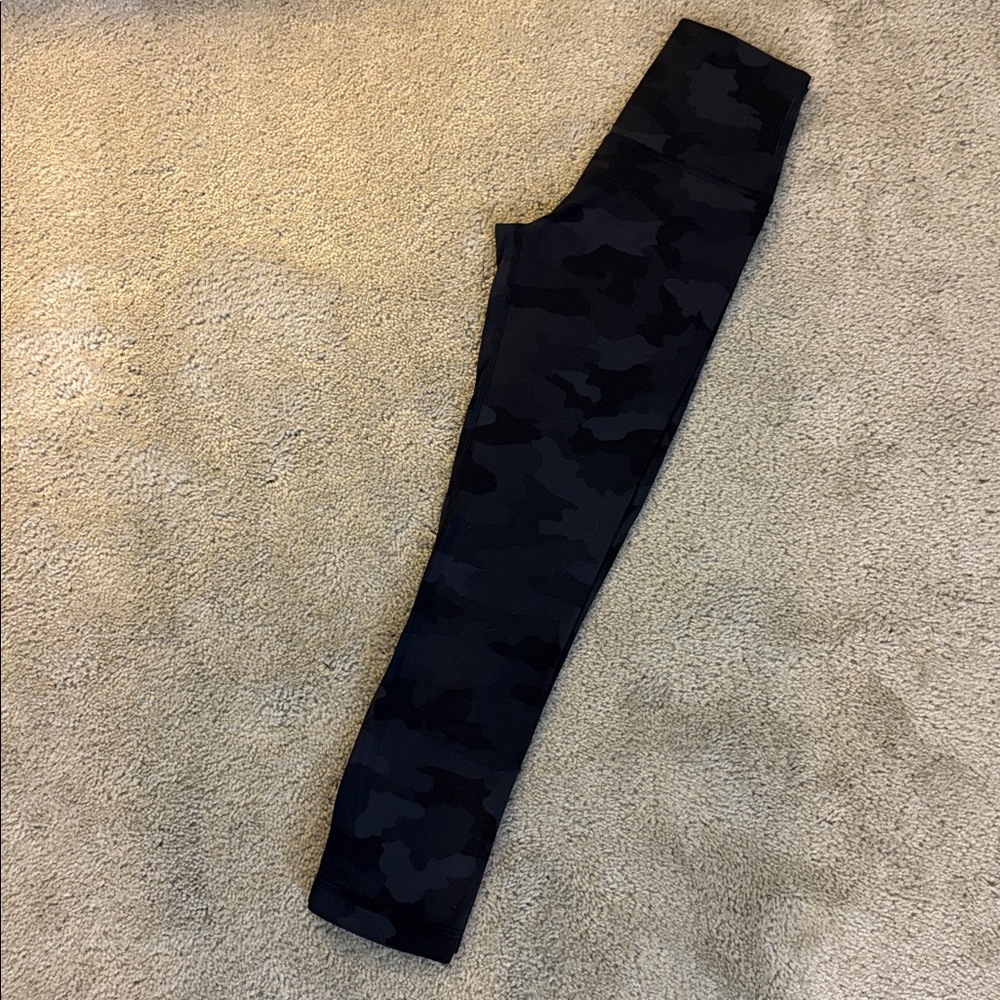 Lululemon High Rise Crop 23”